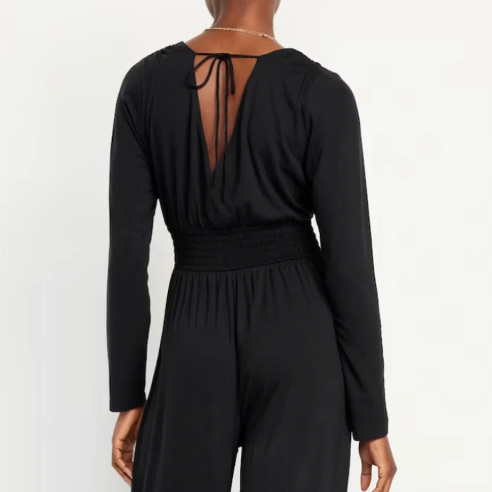 Old Navy Women’s Black Long Sleeve Waist-Defined V-Neck Jumpsuit - NWT